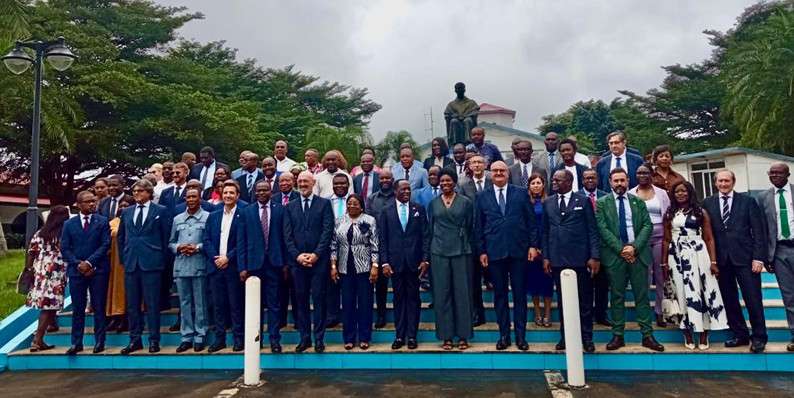 La  UCM  y UNGE, inauguran la Escuela Complutense Africana de Malabo. Un proyecto pionero para impulsar la cooperación universitaria, la investigación y la formación docente entre España y África.